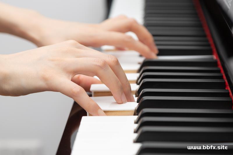 钢琴独奏的秘密，钢琴弹唱的秘密